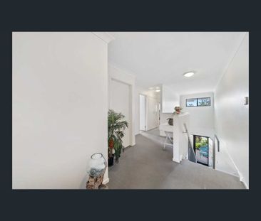 2/12 Christine Drive, Coomera, Qld 4209 - Photo 1