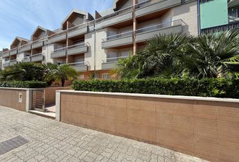 T2 na 1º linha da Praia da Barra com terraço vista mar!