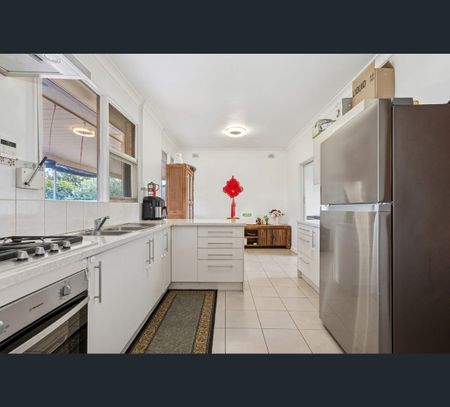 2 McEwan Avenue, Seaton, SA 5023 - Photo 2