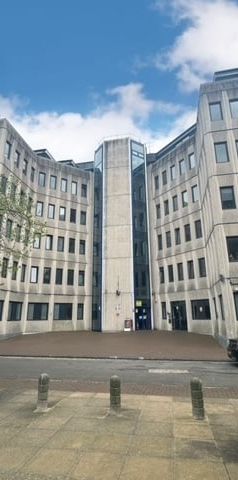 PETERBOROUGH - Photo 2