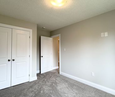 For Lease - 6981 Heathwoods Avenue, London South, Ontario - Photo 2