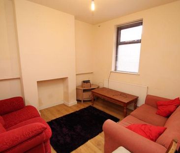 4 bedroom terraced house to rent - Photo 1
