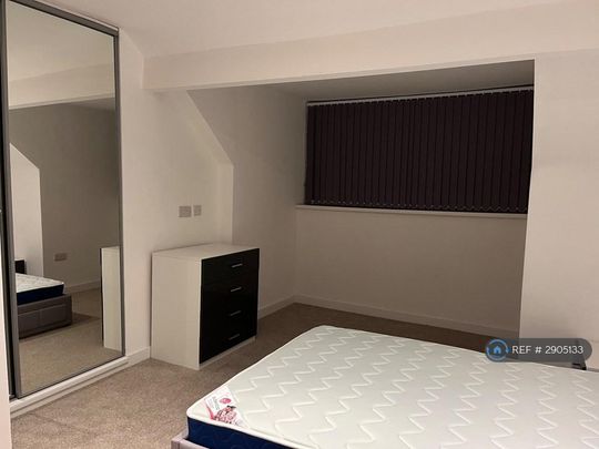1 bedroom in a house share to rent - Photo 1