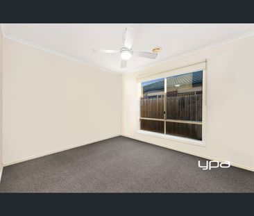 2/71 Davenport Dr, Sunbury, Vic 3429 - Photo 1