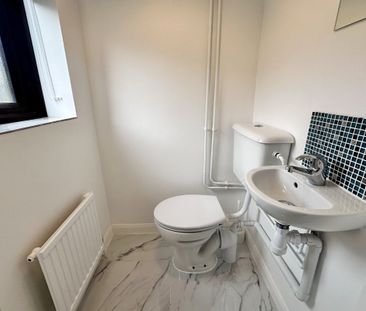 Chetwynd Mead, BAMPTON - Photo 5