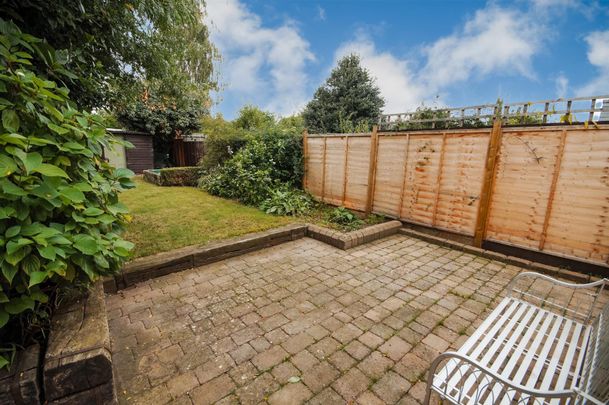 A 2 Bedroom House in Leckhampton GL53 0EJ - Photo 1
