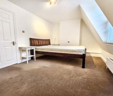 3 bedroom house of multiple occupation to rent - Photo 3