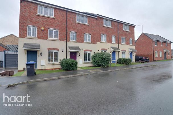 4 bedroom terraced house to rent - Photo 1