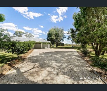 SPACIOUS FAMILY HOME WITH ROOM TO GROW! - Photo 1