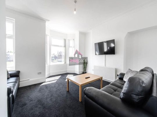 6 bedroom house to rent - Photo 1