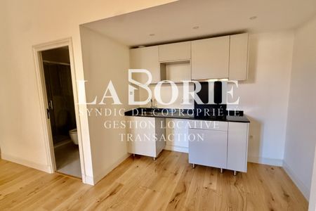 T1 A LOUER Avignon intra-muros : T1 le charme de l'ancien, l - Photo 3