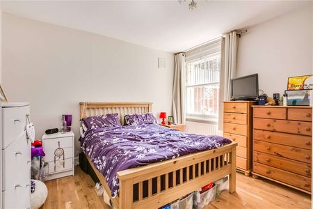 One bedroom garden flat located on Rossiter Road. - Photo 2