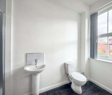 Flat B, Dixons Green Road, Dudley, West Midlands, DY2 - Photo 3