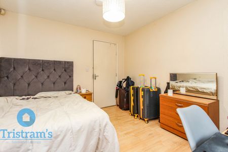 4 bed Semi-Detached House for Rent - Photo 5