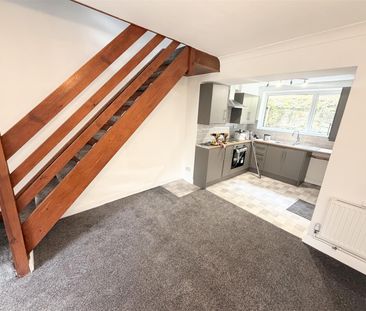 House - Terraced For Rent Cleighton Terrace, Neath - Photo 6