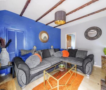2 bedroom maisonette to rent - Photo 2