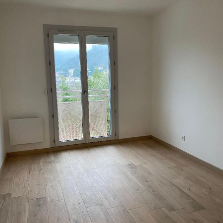 Location Appartement 2 pièces 49m² LES VANS 07140 - Photo 4