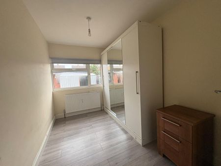 4 bedroom maisonette to rent - Photo 3