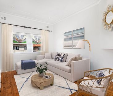 Beautifully Presented Apartment in Popular North Bondi - Photo 3