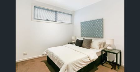 Sitting pretty in Pascoe Vale, 3,2,2 - Photo 2