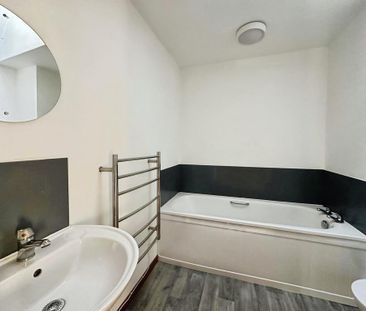 3 bedroom terraced house to rent - Photo 4