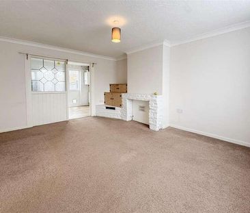 Bodiam Crescent, Eastbourne, BN22 - Photo 4