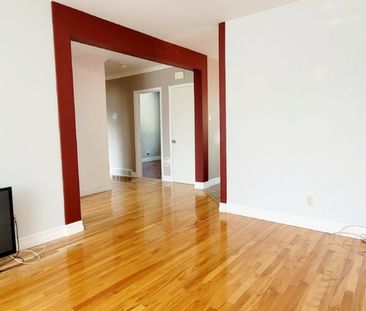 1170 Place d'Aiguillon, H7E 3V1, H7E 3V1, Laval - Photo 2