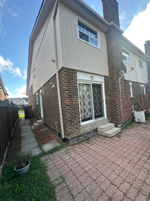 For Lease - 32 Histon Crescent Unit# Main, Brampton, Ontario - Photo 1