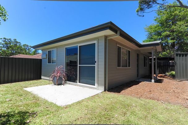 7 Coolarn Avenue, Point Clare. - Photo 1