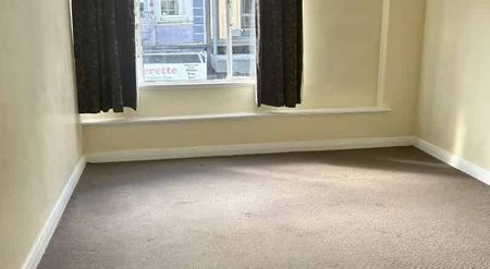 Cuba Street two-bedroom flat - Photo 2