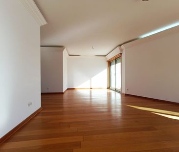 Apartamento T3 com Terraço Privativo para Arrendamento em Nova Queijas - Photo 4