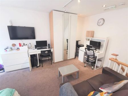 Studio to rent - Photo 2