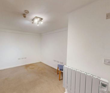 Studio flat to rent on - Photo 2