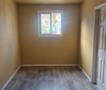 For Lease - 74 Queens Circle Unit# 5, Fort Erie, Ontario - Photo 3