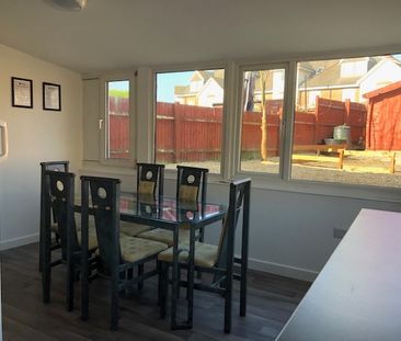 Ringwood Rd Citrine Suite - Photo 2