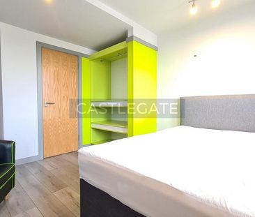 1 bedroom in a flat share to rent - Photo 1