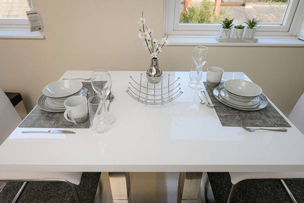 Priestpopple - Photo 1