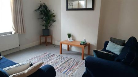 2 bedroom private hall to rent - Photo 3