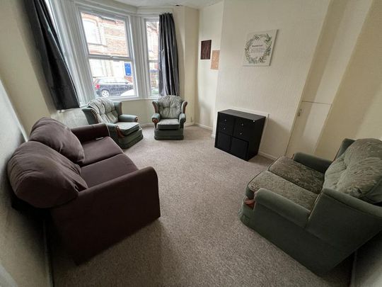 4 bedroom terraced house to rent - Photo 1