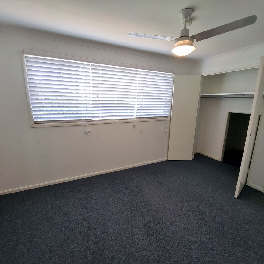 For Rent - Tidy and Spacious Two Bedroom Unit&period; - Photo 1