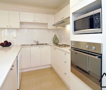 Private, Sun-Drenched Townhouse in Boutique Complex - Photo 1