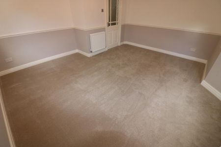 4 bedroom detached house to rent - Photo 3