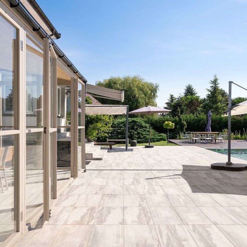 Beautifully renovated 6.5-room farmhouse - Photo 1