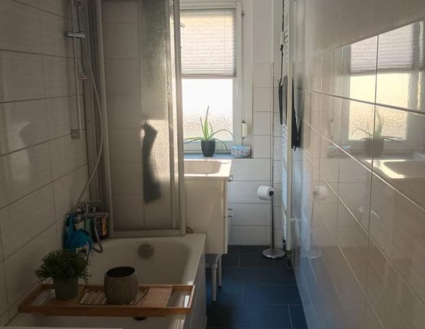 Moderne 3-Raum-Whg mit Tageslichtbad (saniert) - Photo 1