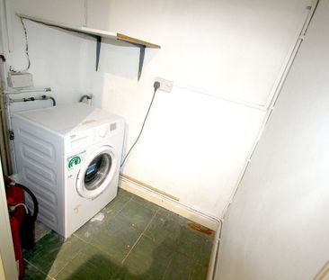 1 Bed Flat, Leeside Crescent, NW11 - Photo 3