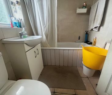 3 bedroom semi-detached house to rent - Photo 6
