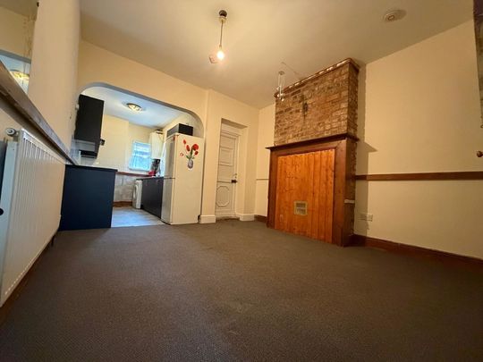 2 Bedroom Mid Terraced House For Rent - Photo 1