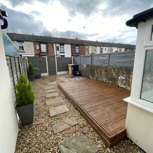 2 bedroom property to rent in Bolton - Photo 1