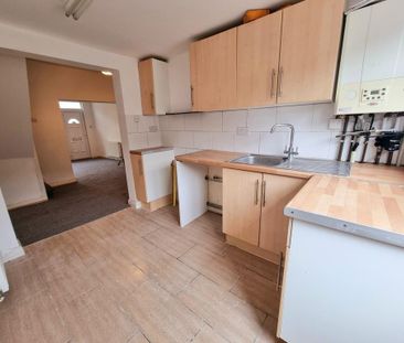 3 bedroom terraced house to rent - Photo 6