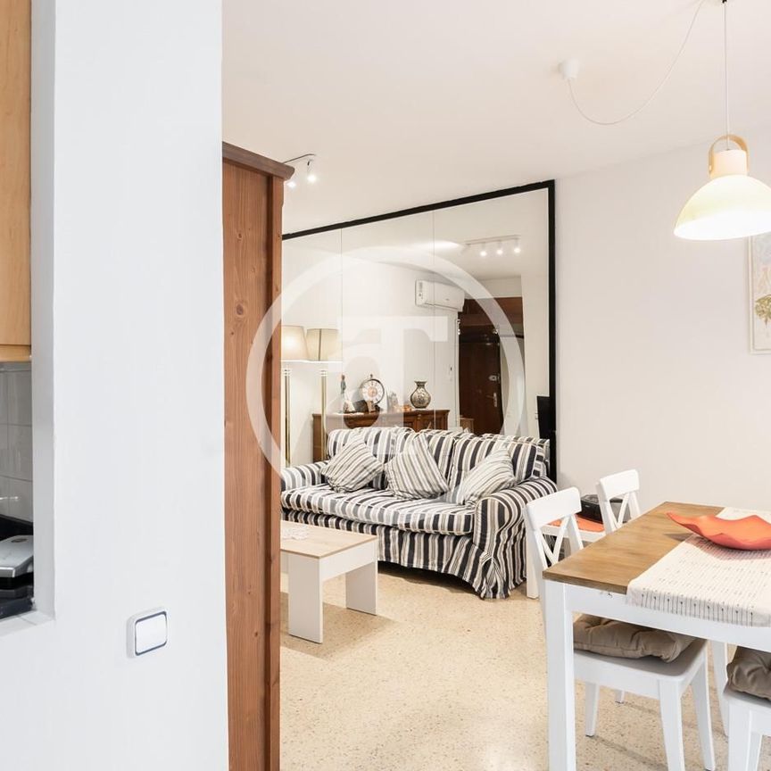 Piso de alquiler en Carrer de la Riera Alta, El Raval - Photo 1